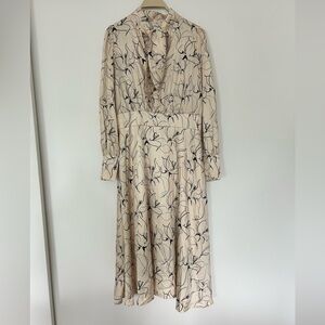 2 for 20$ 🍦🍨 Tie neck floral dress with side zip